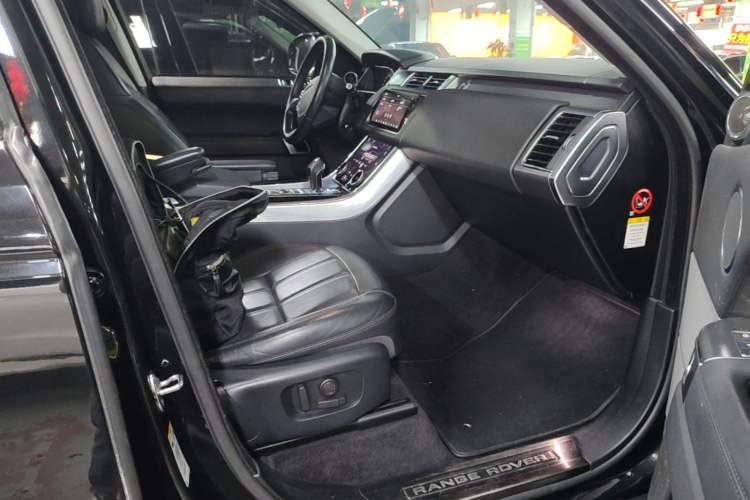 Used Land Rover Range Sport 2019 3.0 SC V6 Special Edition Right Front Seat