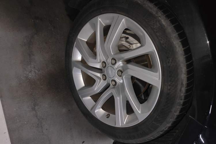 Used Land Rover Range Sport 2019 3.0 L6 HSE DYNAMIC Right Front Wheel Hub