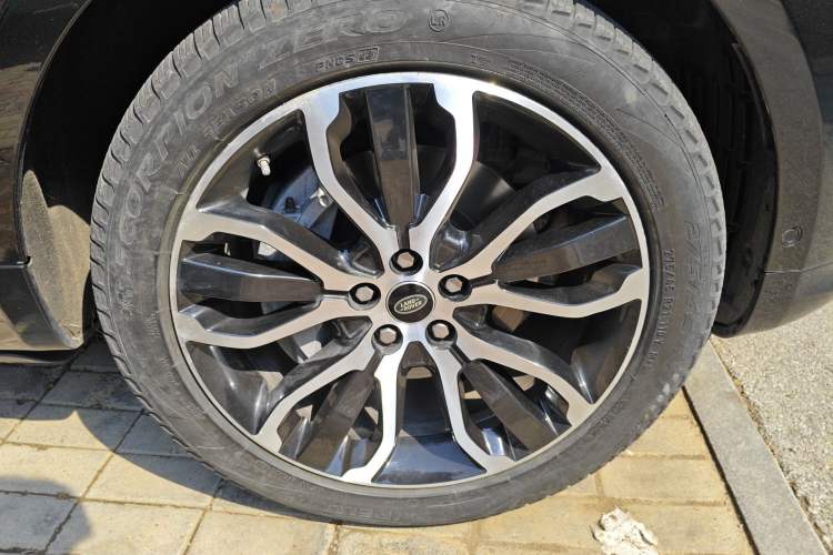 Used Land Rover Range Sport 2019 3.0 SC V6 HSE DYNAMIC Right Front Wheel Hub
