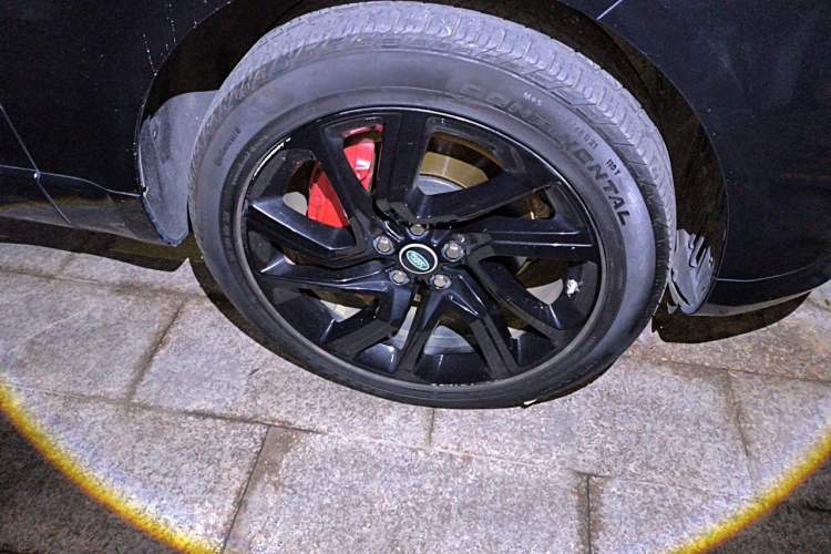 Used Land Rover Range Sport 2019 3.0 L6 HSE DYNAMIC Right Front Wheel Hub
