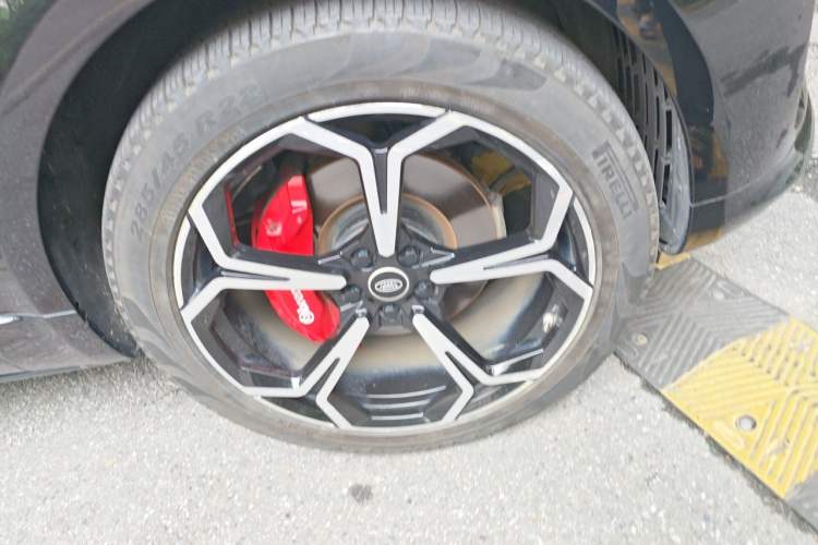 Used Land Rover Range Sport 2019 3.0 L6 HSE DYNAMIC Right Front Wheel Hub