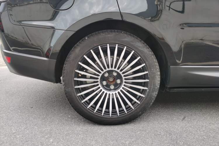 Used Land Rover Range Sport 2019 3.0 SC V6 Special Edition Right Rear Wheel Hub