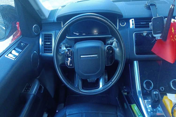 Used Land Rover Range Sport 2019 3.0 L6 HSE DYNAMIC Steering Wheel
