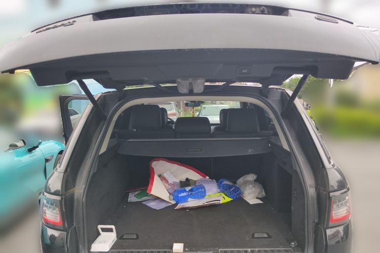 Used Land Rover Range Sport 2019 3.0 L6 SE Trunk