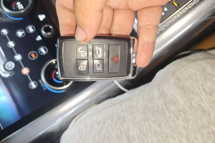 Used Land Rover Range Sport 2019 3.0 L6 HSE DYNAMIC Vehicle Key