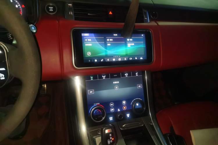 Used Land Rover Range Sport 2019 3.0 L6 HSE DYNAMIC Audio And AC Panel