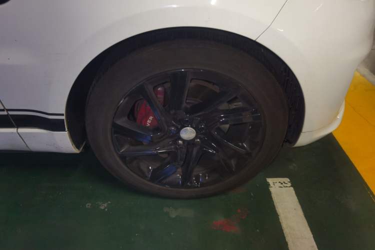 Used Land Rover Range Sport 2019 3.0 L6 HSE DYNAMIC Right Front Wheel Hub