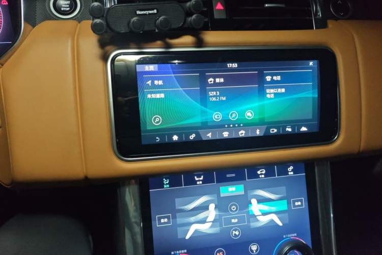 Used Land Rover Range Sport 2019 3.0 L6 HSE DYNAMIC Audio And AC Panel