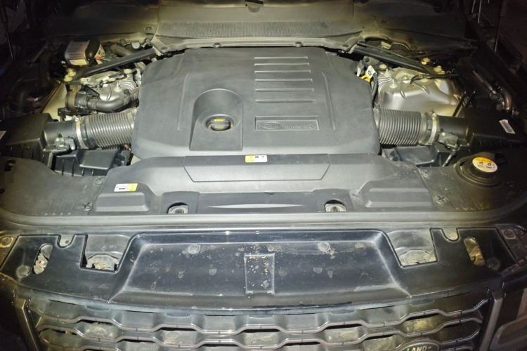 Used Land Rover Range Sport 2019 3.0 L6 HSE DYNAMIC Engine Bay