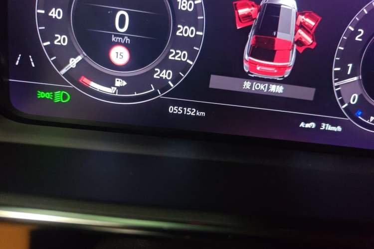 Used Land Rover Range Sport 2019 3.0 L6 HSE DYNAMIC Odometer Close Up