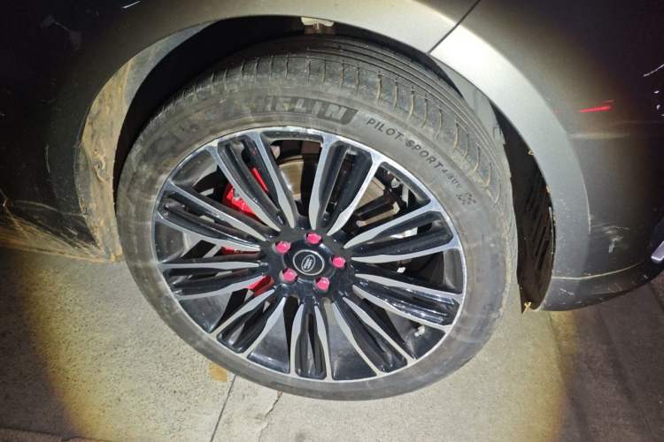 Used Land Rover Range Sport 2019 3.0 L6 HSE DYNAMIC Right Front Wheel Hub