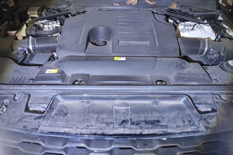 Used Land Rover Range Sport 2019 3.0 L6 HSE DYNAMIC Engine Bay