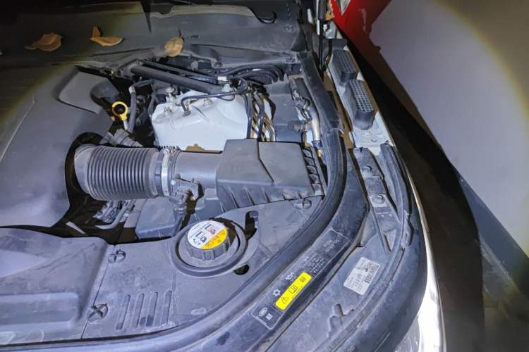 Used Land Rover Range Sport 2019 3.0 L6 HSE DYNAMIC Engine Bay Left