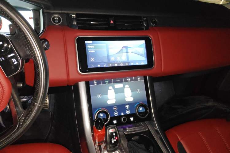 Used Land Rover Range Sport 2019 3.0 L6 HSE DYNAMIC Audio And AC Panel