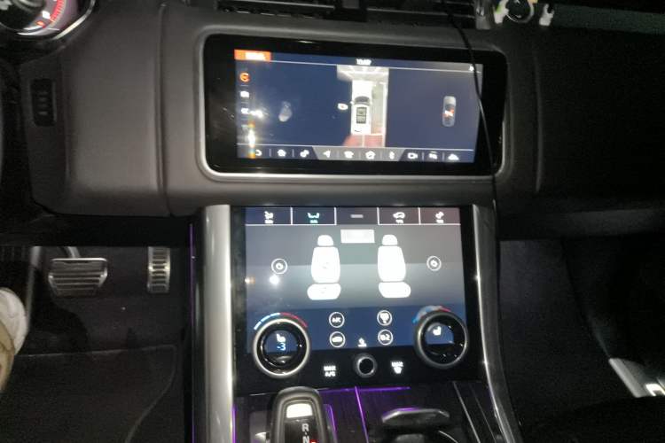 Used Land Rover Range Sport 2019 3.0 L6 HSE DYNAMIC Audio And AC Panel