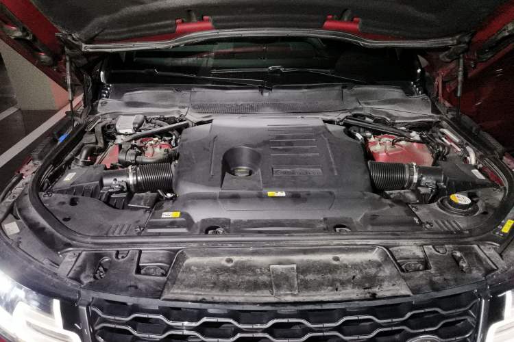 Used Land Rover Range Sport 2019 3.0 L6 HSE DYNAMIC Engine Bay