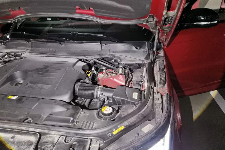 Used Land Rover Range Sport 2019 3.0 L6 HSE DYNAMIC Engine Bay Left