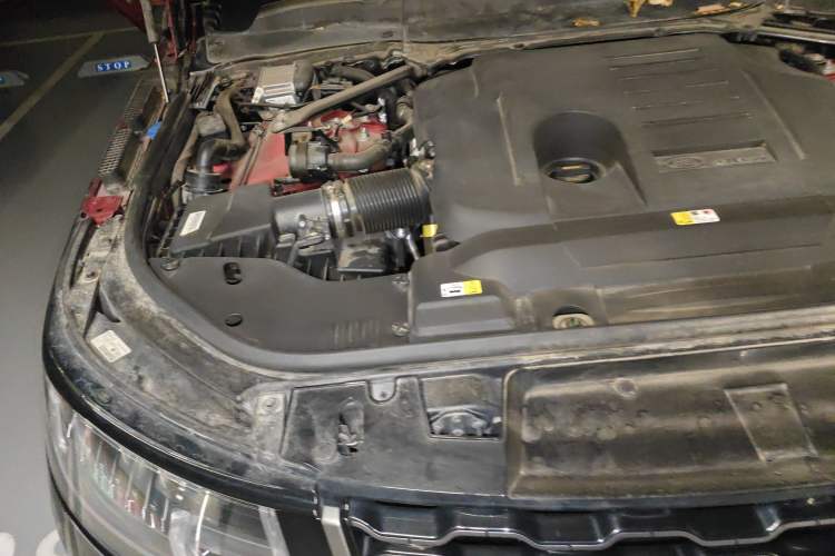Used Land Rover Range Sport 2019 3.0 L6 HSE DYNAMIC Engine Bay Right