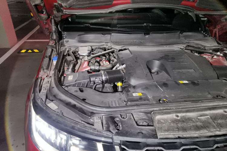 Used Land Rover Range Sport 2019 3.0 L6 HSE DYNAMIC Engine Bay Right