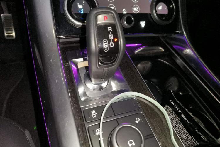 Used Land Rover Range Sport 2019 3.0 L6 HSE DYNAMIC Gear Lever