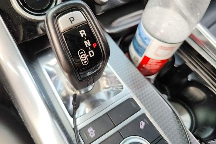 Used Land Rover Range Sport 2019 3.0 L6 HSE DYNAMIC Gear Lever