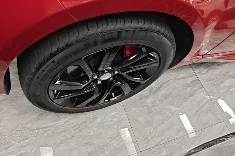 Used Land Rover Range Sport 2019 3.0 L6 HSE DYNAMIC Left Front Wheel Hub
