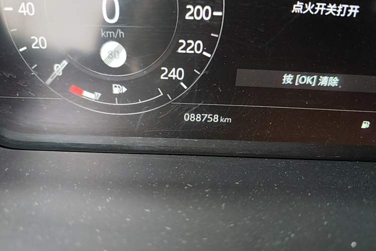 Used Land Rover Range Sport 2019 3.0 L6 HSE DYNAMIC Odometer Close Up