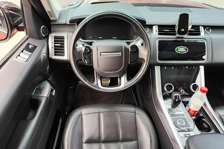 Used Land Rover Range Sport 2019 3.0 L6 HSE DYNAMIC Steering Wheel