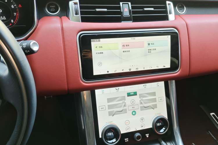 Used Land Rover Range Sport 2019 3.0 L6 HSE DYNAMIC Audio And AC Panel