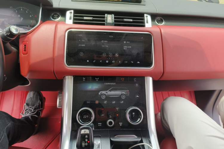 Used Land Rover Range Sport 2019 3.0 L6 HSE DYNAMIC Audio And AC Panel