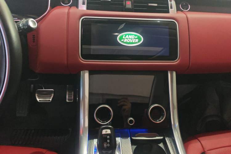 Used Land Rover Range Sport 2019 3.0 SC V6 HSE DYNAMIC Audio And AC Panel