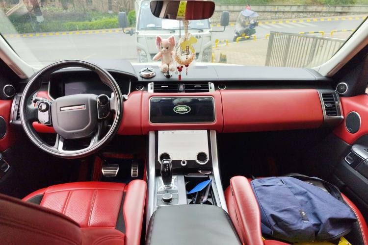 Used Land Rover Range Sport 2019 3.0 L6 HSE DYNAMIC Center Console