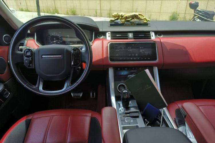 Used Land Rover Range Sport 2019 3.0 L6 HSE DYNAMIC Center Console