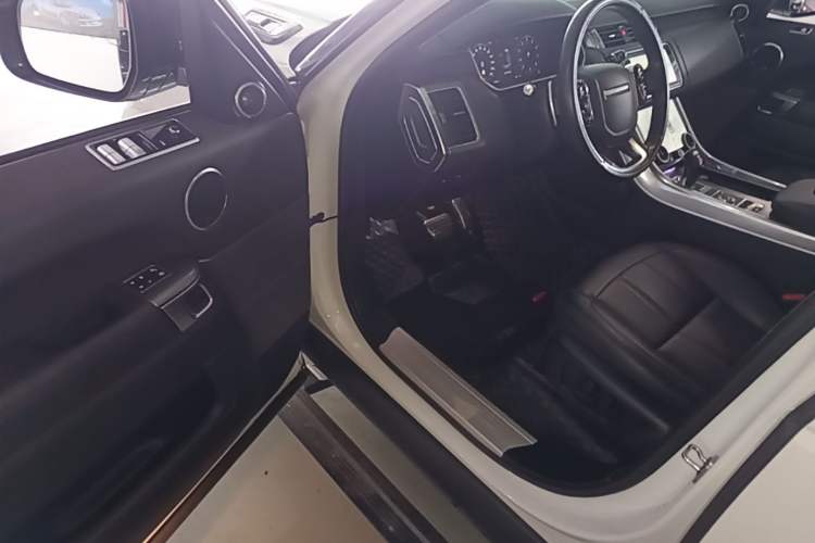 Used Land Rover Range Sport 2019 3.0 L6 HSE DYNAMIC Driver Seat