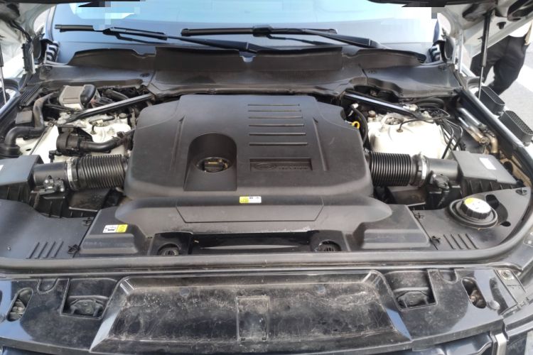Used Land Rover Range Sport 2019 3.0 L6 HSE DYNAMIC Engine Bay