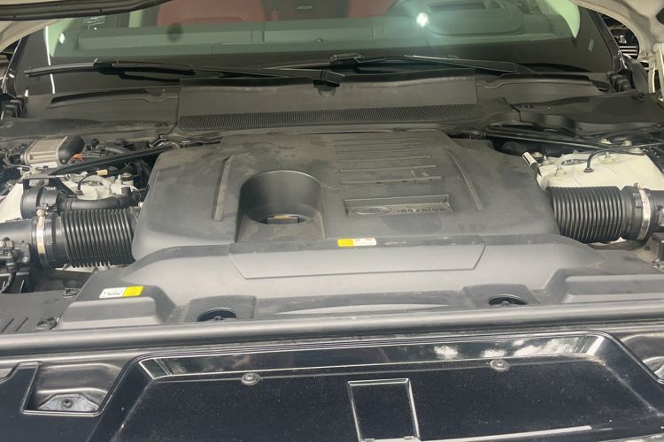 Used Land Rover Range Sport 2019 3.0 L6 HSE DYNAMIC Engine Bay