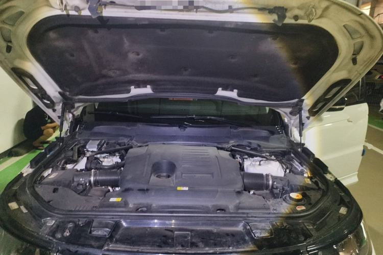 Used Land Rover Range Sport 2019 3.0 L6 HSE DYNAMIC Engine Bay