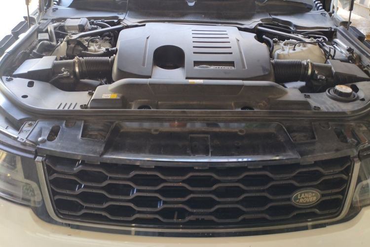 Used Land Rover Range Sport 2019 3.0 L6 HSE DYNAMIC Engine Bay