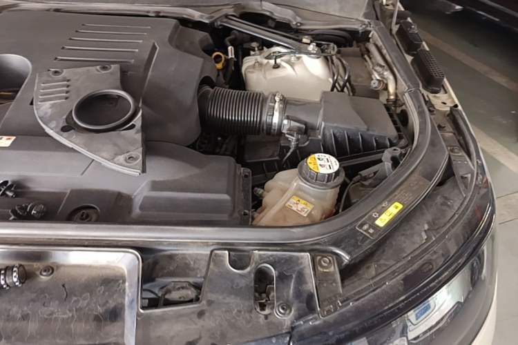 Used Land Rover Range Sport 2019 3.0 L6 HSE DYNAMIC Engine Bay Left