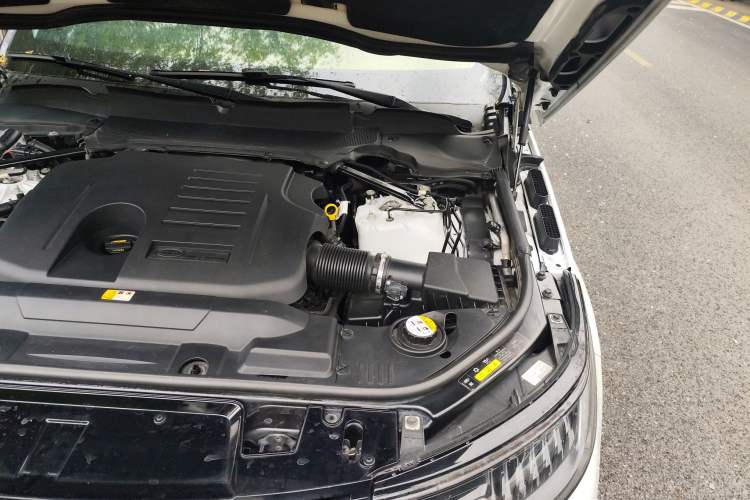 Used Land Rover Range Sport 2019 3.0 L6 HSE DYNAMIC Engine Bay Left
