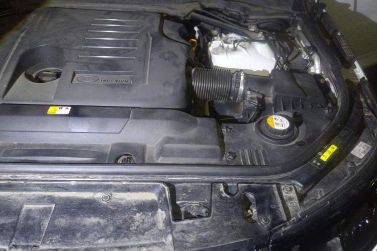 Used Land Rover Range Sport 2019 3.0 L6 HSE DYNAMIC Engine Bay Left
