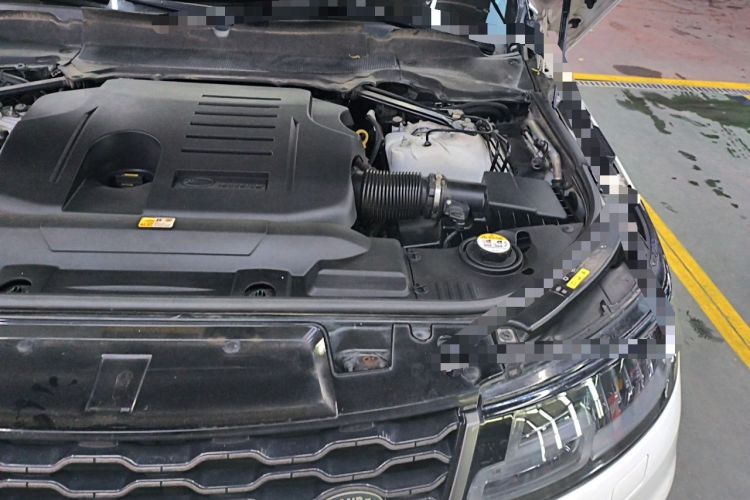 Used Land Rover Range Sport 2019 3.0 L6 SE Engine Bay Left