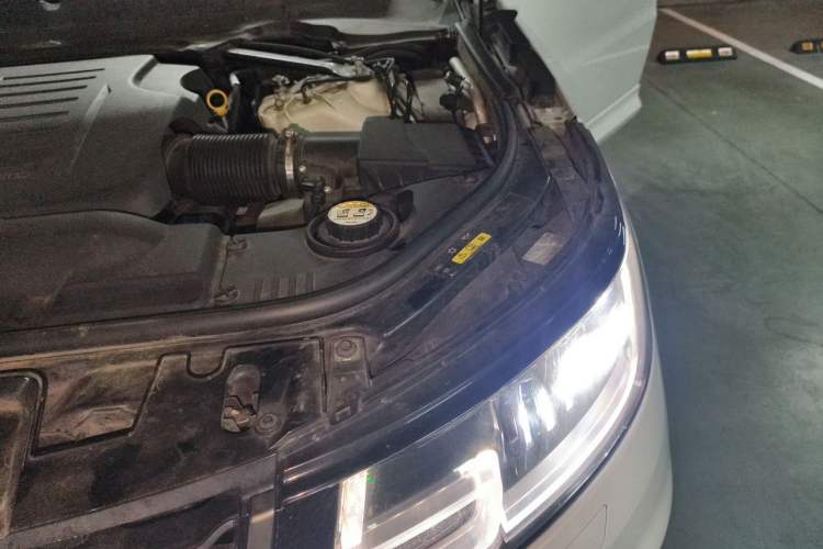 Used Land Rover Range Sport 2019 3.0 L6 HSE DYNAMIC Engine Bay Left