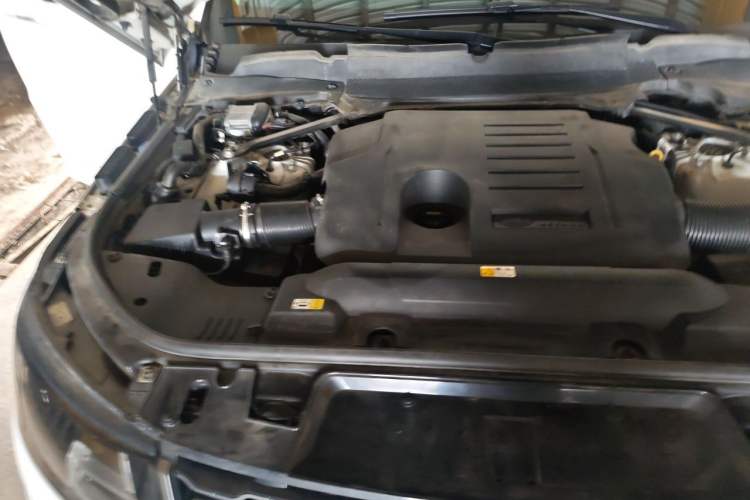 Used Land Rover Range Sport 2019 3.0 L6 HSE DYNAMIC Engine Bay Right