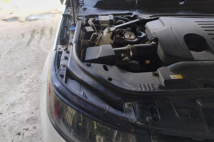 Used Land Rover Range Sport 2019 3.0 L6 HSE DYNAMIC Engine Bay Right