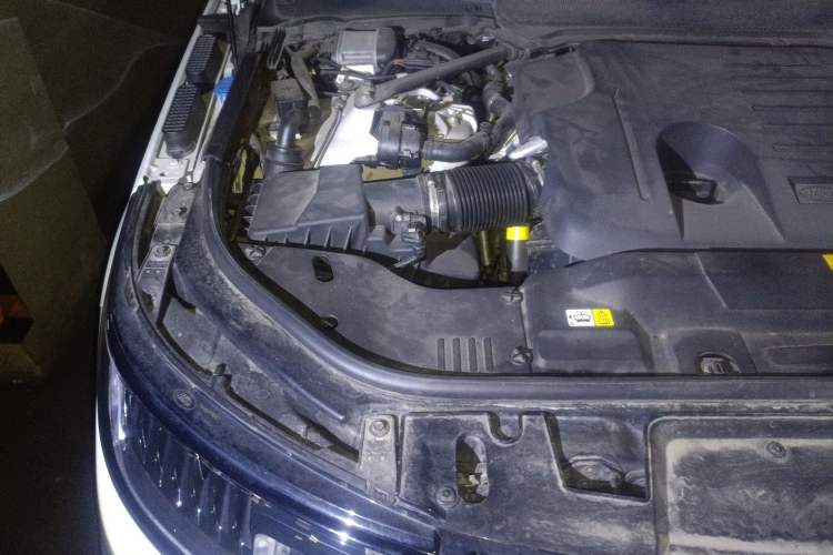 Used Land Rover Range Sport 2019 3.0 L6 HSE DYNAMIC Engine Bay Right