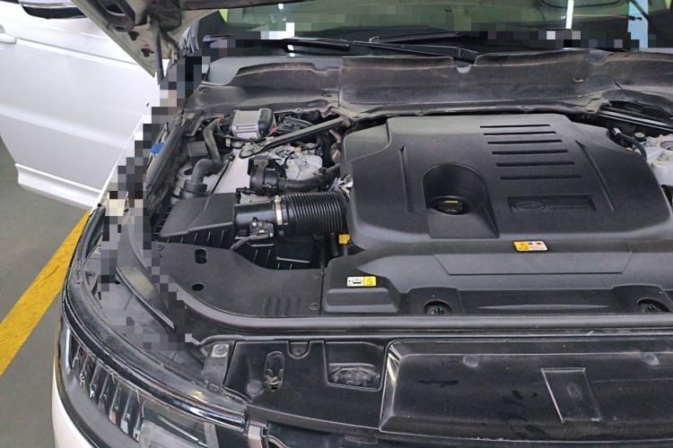 Used Land Rover Range Sport 2019 3.0 L6 SE Engine Bay Right