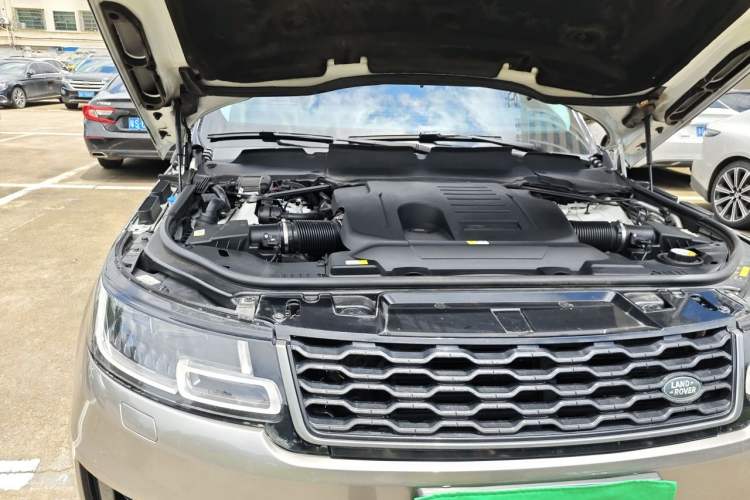 Used Land Rover Range Sport 2019 3.0 L6 HSE DYNAMIC Engine Bay Right