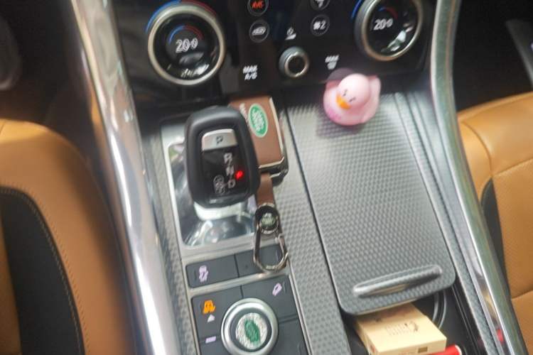 Used Land Rover Range Sport 2019 3.0 L6 HSE DYNAMIC Gear Lever