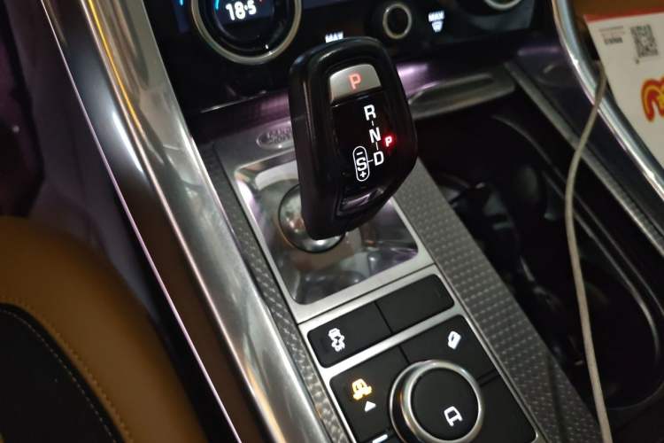 Used Land Rover Range Sport 2019 3.0 L6 HSE DYNAMIC Gear Lever